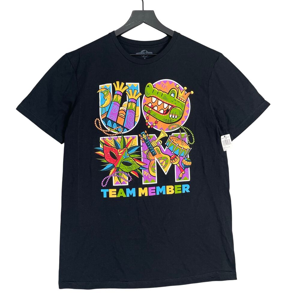 Universal Studios Team Member T-Shirt M Black Cartoon Icons Graphic 2023